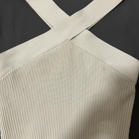 Aritzia Sculpt Knit Criss Cross Cropped Tank in Matte Pearl Size S - Picture 3 of 5